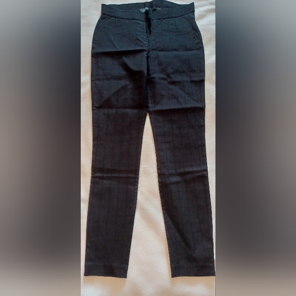 Black tone-on-tone textured legging pant - Picture 4 of 6